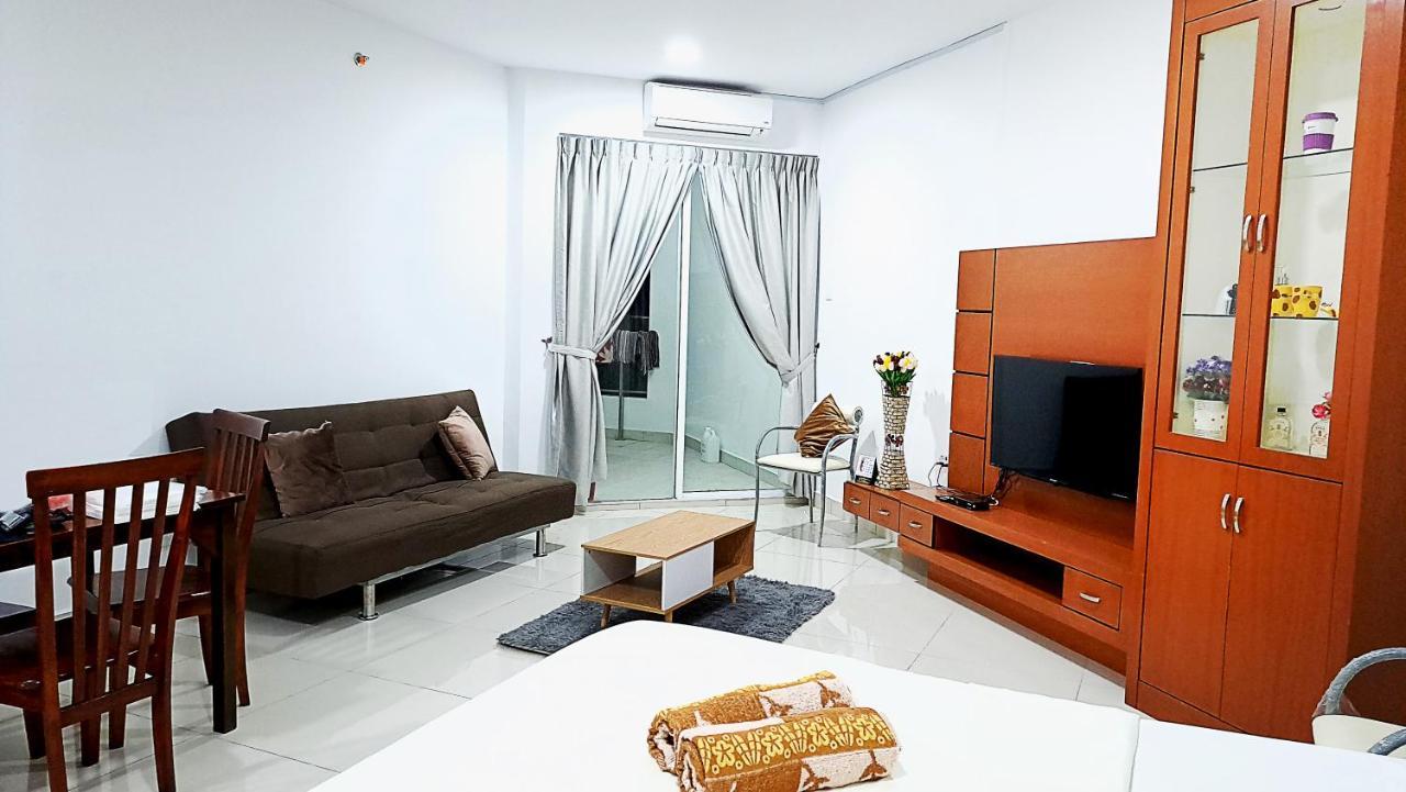 Mansion One Entire House 3 Queenbeds - Spacious Balcony Seaview George Town Exteriör bild